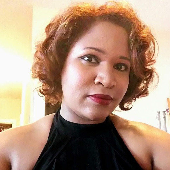 Meet your Posher, Maella - Picture 1 of 1